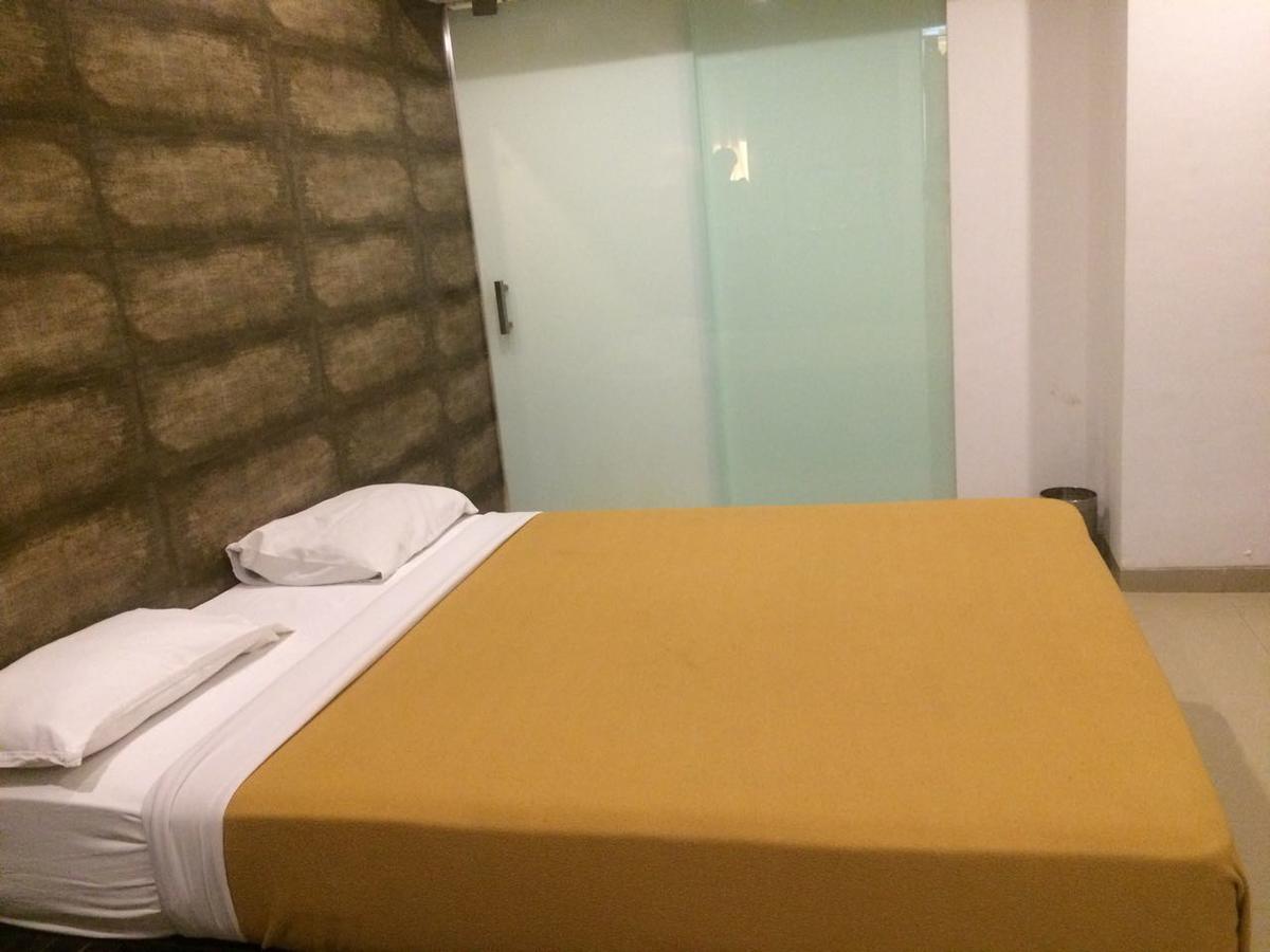 Deluxe Room (Pool Side)